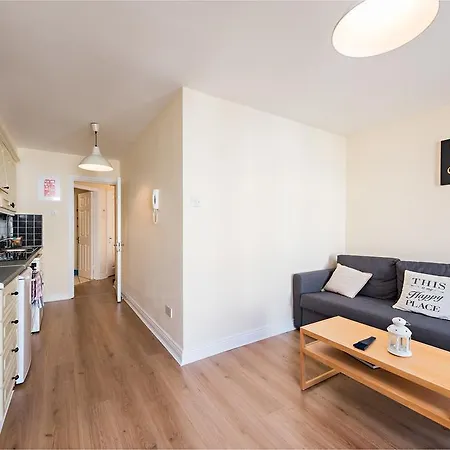 Capel Apartment