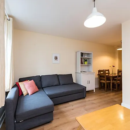 Capel Apartment *